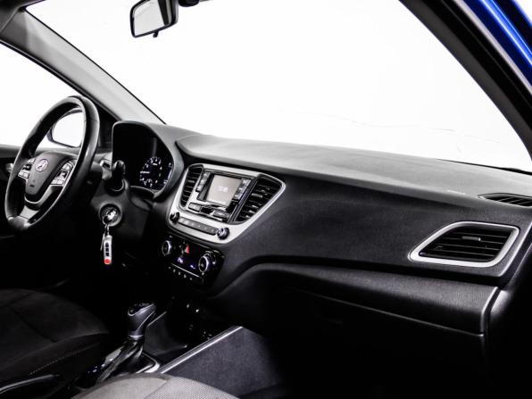Hyundai Solaris II с пробегом 2018 года, цена 1 279 000 рублей, 100000 км, седан, Автокод Объявления