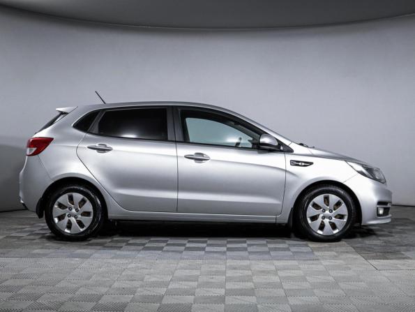 Kia Rio III Рестайлинг с пробегом 2015 года, цена 979 000 рублей, 114732 км, хэтчбек, Автокод Объявления