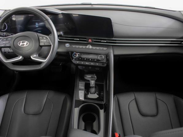 Hyundai Elantra VII (CN7) Рестайлинг с пробегом 2024 года, цена 2 565 000 рублей, 25950 км, седан, Автокод Объявления