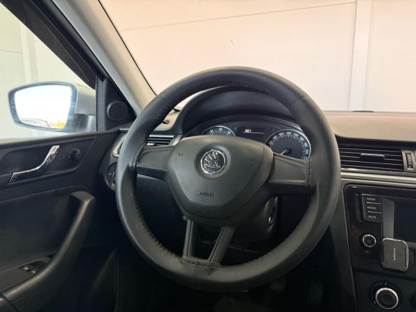 Skoda Rapid I с пробегом 2016 года, цена 949 000 рублей, 170378 км, лифтбек, Автокод Объявления