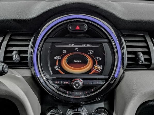 Mini Hatch III (F55/F56) Рестайлинг с пробегом 2018 года, цена 1 695 000 рублей, 100450 км, хэтчбек, Автокод Объявления