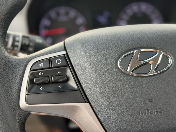 Hyundai Solaris II с пробегом 2019 года, цена 1 330 000 рублей, 44252 км, седан, Автокод Объявления