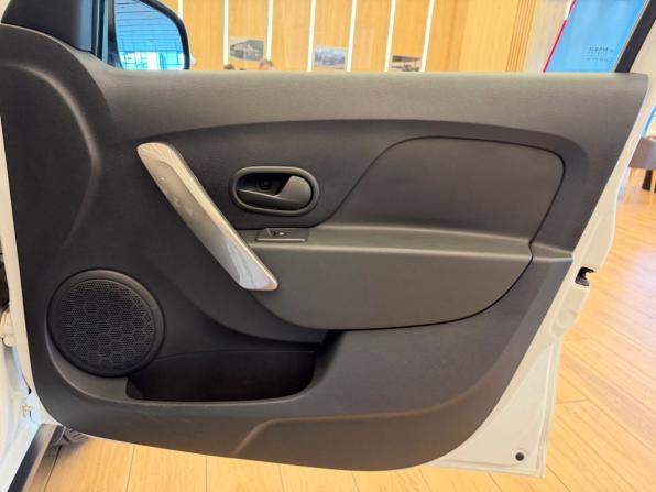 Renault Logan II Рестайлинг с пробегом 2022 года, цена 1 038 000 рублей, 93000 км, седан, Автокод Объявления
