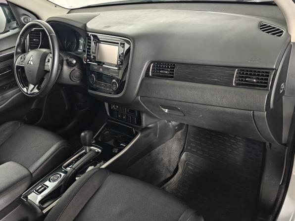 Mitsubishi Outlander III Рестайлинг 2 с пробегом 2017 года, цена 1 950 000 рублей, 84067 км, внедорожник, Автокод Объявления