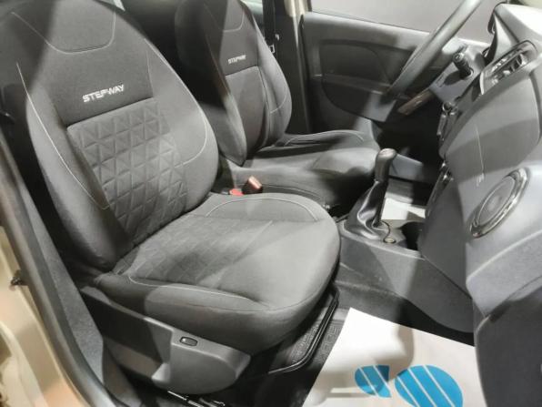 Renault Sandero II с пробегом 2015 года, цена 899 000 рублей, 89205 км, хэтчбек, Автокод Объявления