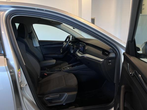 Skoda Octavia IV (A8) с пробегом 2021 года, цена 2 160 000 рублей, 162231 км, лифтбек, Автокод Объявления