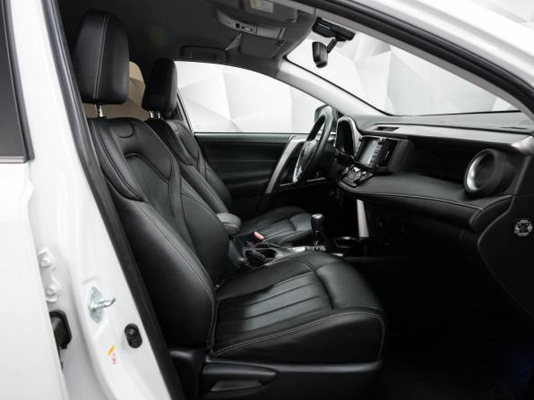 Toyota RAV4 IV (XA40) Рестайлинг с пробегом 2017 года, цена 2 350 000 рублей, 166013 км, внедорожник, Автокод Объявления