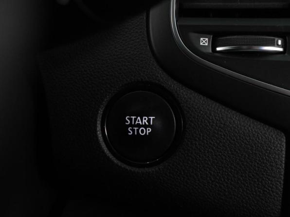 Renault Megane IV с пробегом 2018 года, цена 1 325 000 рублей, 87110 км, хэтчбек, Автокод Объявления