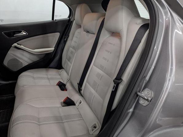 Mercedes-Benz GLA I (X156) Рестайлинг с пробегом 2018 года, цена 2 380 000 рублей, 114718 км, внедорожник, Автокод Объявления