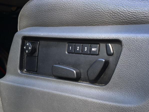 Volkswagen Touareg I Рестайлинг с пробегом 2009 года, цена 1 050 000 рублей, 300000 км, внедорожник, Автокод Объявления