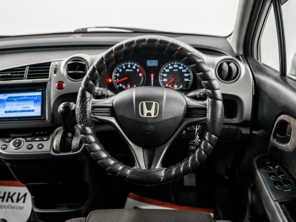 Honda Stream II с пробегом 2006 года, цена 815 000 рублей, 305199 км, компактвэн, Автокод Объявления