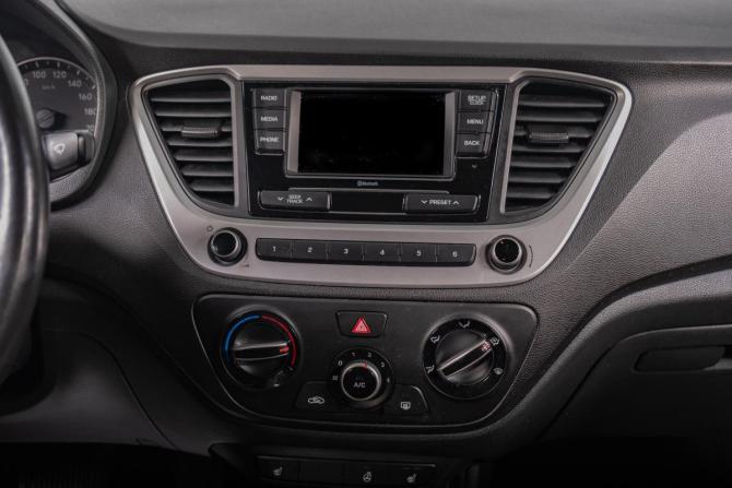 Hyundai Solaris II с пробегом 2017 года, цена 1 239 000 рублей, 105000 км, седан, Автокод Объявления