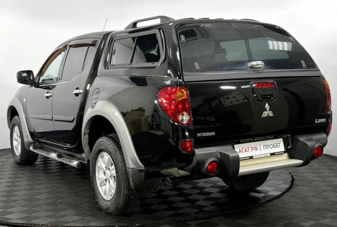 Mitsubishi L200 IV с пробегом 2011 года, цена 2 230 000 рублей, 83806 км, offers.body_type.unknown, Автокод Объявления