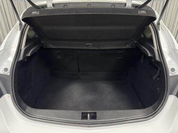 Opel Astra J с пробегом 2011 года, цена 599 000 рублей, 195596 км, хэтчбек, Автокод Объявления