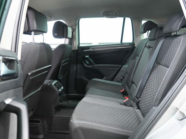 Volkswagen Tiguan II с пробегом 2018 года, цена 2 387 900 рублей, 176828 км, внедорожник, Автокод Объявления