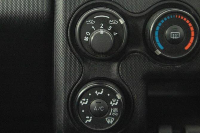 Toyota Probox I Рестайлинг с пробегом 2018 года, цена 1 079 000 рублей, 104639 км, универсал, Автокод Объявления