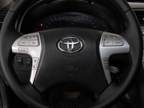 Toyota Camry VI (XV40) Рестайлинг с пробегом 2010 года, цена 990 000 рублей, 348000 км, седан, Автокод Объявления