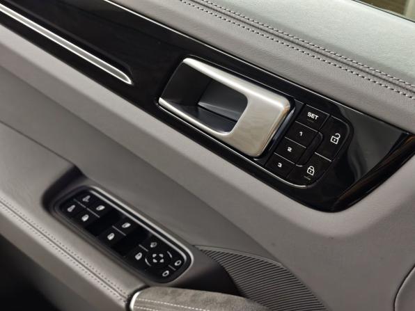 Porsche Cayenne III с пробегом 2020 года, цена 7 300 000 рублей, 60177 км, внедорожник, Автокод Объявления
