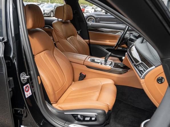 BMW 7 серии VI (G11/G12) с пробегом 2017 года, цена 4 220 000 рублей, 136548 км, седан, Автокод Объявления