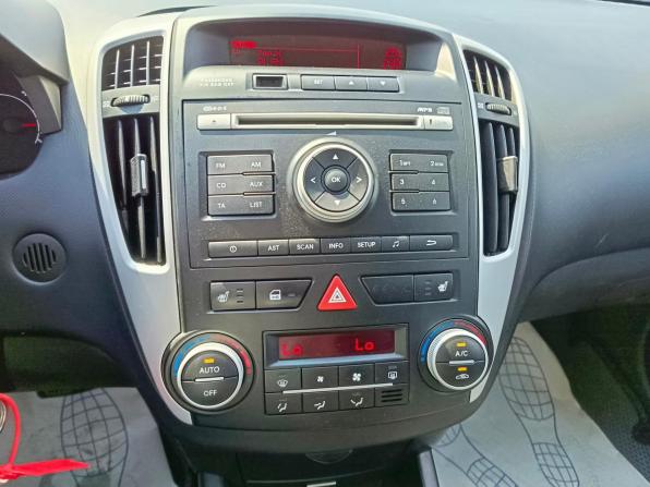 Kia Ceed I Рестайлинг с пробегом 2011 года, цена 724 995 рублей, 226493 км, хэтчбек, Автокод Объявления