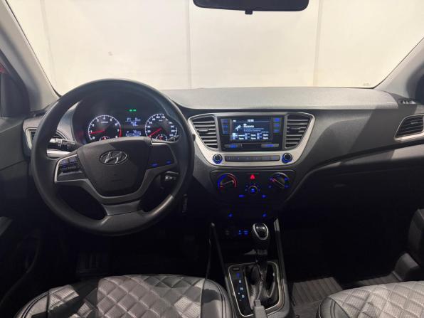 Hyundai Solaris II с пробегом 2018 года, цена 1 475 000 рублей, 72650 км, седан, Автокод Объявления