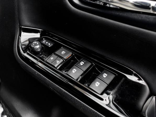 Toyota Noah III (R80) Рестайлинг с пробегом 2019 года, цена 2 469 000 рублей, 170597 км, минивэн, Автокод Объявления