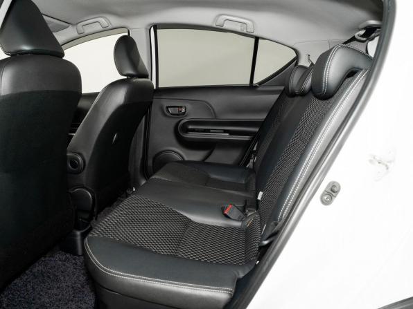 Toyota Aqua I Рестайлинг 2 с пробегом 2017 года, цена 1 329 500 рублей, 75357 км, хэтчбек, Автокод Объявления