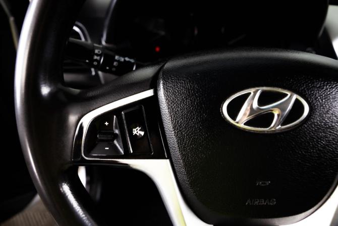 Hyundai Solaris I с пробегом 2012 года, цена 889 000 рублей, 163000 км, седан, Автокод Объявления