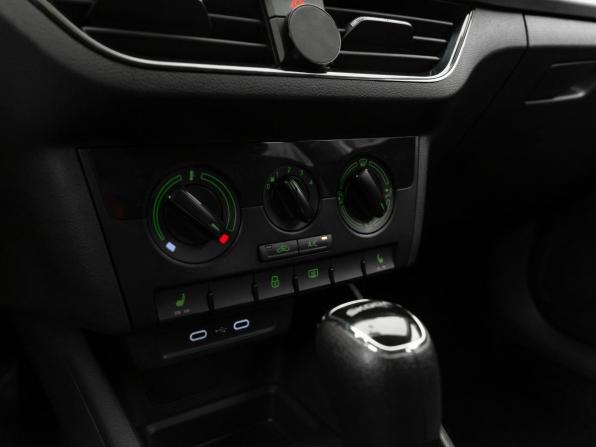 Skoda Rapid II с пробегом 2021 года, цена 1 650 000 рублей, 66505 км, лифтбек, Автокод Объявления