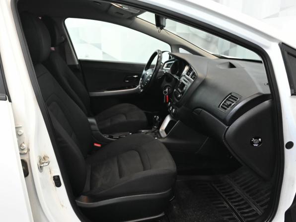 Kia Ceed II Рестайлинг с пробегом 2017 года, цена 1 250 000 рублей, 181934 км, хэтчбек, Автокод Объявления