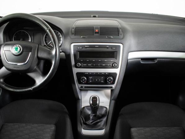 Skoda Octavia II (A5) Рестайлинг с пробегом 2012 года, цена 760 000 рублей, 224431 км, лифтбек, Автокод Объявления
