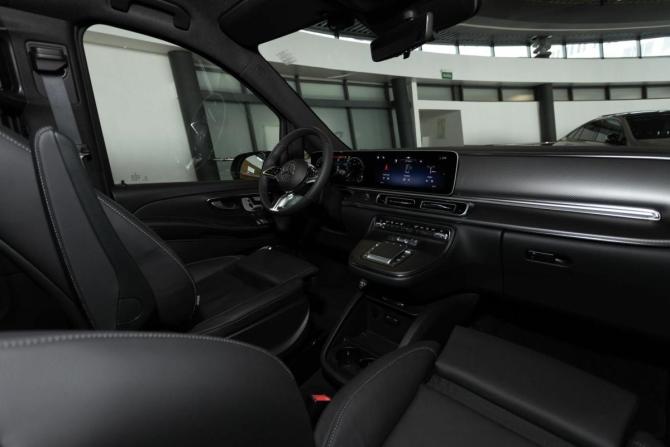 Новый Mercedes-Benz V-Класс III (W447) Рестайлинг 2 2024 года, цена 18 900 000 рублей, минивэн, Автокод Объявления