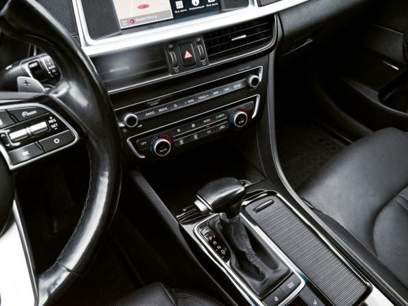 Kia Optima IV с пробегом 2018 года, цена 1 799 000 рублей, 160000 км, седан, Автокод Объявления