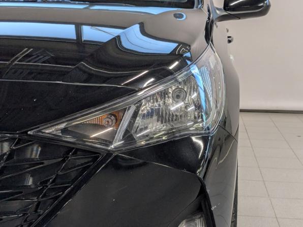Hyundai Solaris II Рестайлинг с пробегом 2022 года, цена 1 730 000 рублей, 61441 км, седан, Автокод Объявления