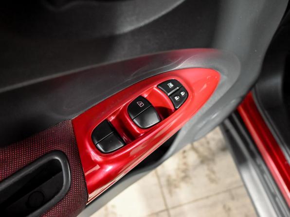 Nissan Juke I с пробегом 2012 года, цена 1 300 000 рублей, 43577 км, внедорожник, Автокод Объявления