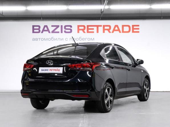 Hyundai Solaris II Рестайлинг с пробегом 2021 года, цена 1 680 000 рублей, 77637 км, седан, Автокод Объявления