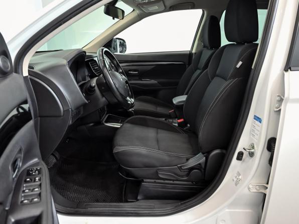 Mitsubishi Outlander III Рестайлинг 3 с пробегом 2018 года, цена 2 350 000 рублей, 141292 км, внедорожник, Автокод Объявления