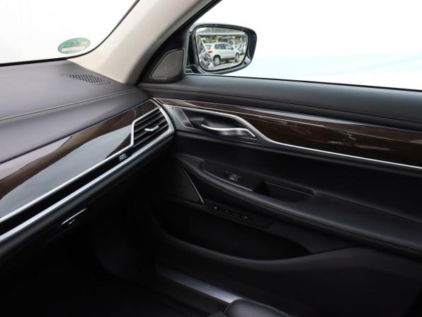 BMW 7 серии VI (G11/G12) Рестайлинг с пробегом 2019 года, цена 6 000 000 рублей, 93083 км, седан, Автокод Объявления
