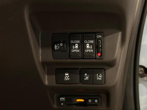 Honda Freed II Рестайлинг с пробегом 2020 года, цена 1 490 000 рублей, 91380 км, компактвэн, Автокод Объявления