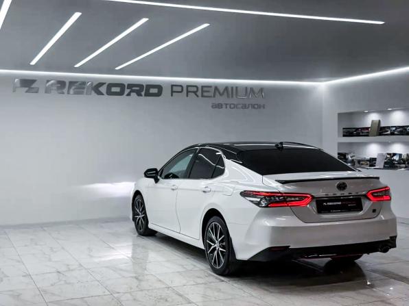 Toyota Camry VIII (XV70) Рестайлинг с пробегом 2021 года, цена 2 699 000 рублей, 150000 км, седан, Автокод Объявления