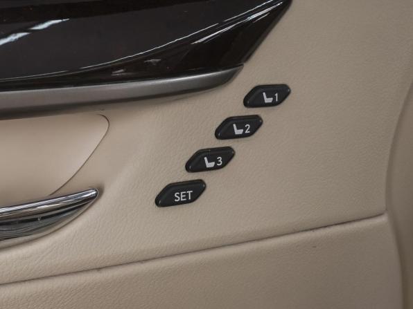 Lexus ES VI с пробегом 2014 года, цена 2 199 000 рублей, 208490 км, седан, Автокод Объявления