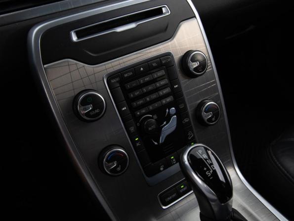 Volvo XC70 II Рестайлинг с пробегом 2014 года, цена 1 449 000 рублей, 309336 км, универсал, Автокод Объявления