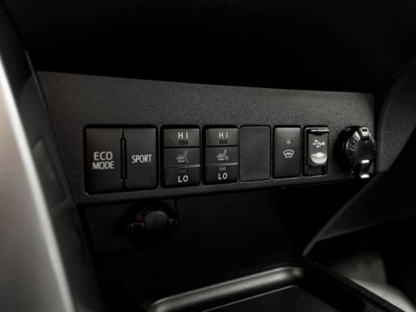 Toyota RAV4 IV (XA40) Рестайлинг с пробегом 2016 года, цена 2 240 000 рублей, 90392 км, внедорожник, Автокод Объявления