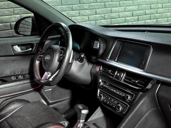 Kia Optima IV Рестайлинг с пробегом 2018 года, цена 1 750 000 рублей, 183761 км, седан, Автокод Объявления