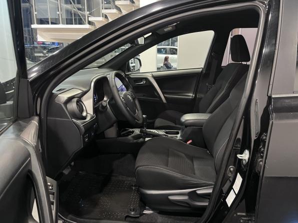Toyota RAV4 IV (XA40) Рестайлинг с пробегом 2019 года, цена 2 600 000 рублей, 128000 км, внедорожник, Автокод Объявления