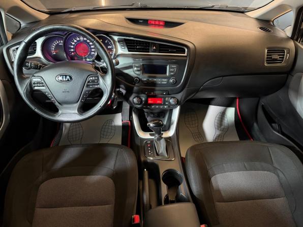 Kia Ceed II Рестайлинг с пробегом 2018 года, цена 1 304 000 рублей, 151372 км, универсал, Автокод Объявления