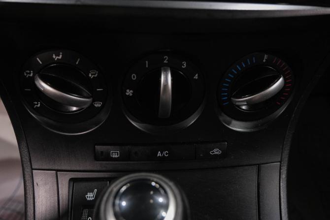 Mazda 3 II (BL) Рестайлинг с пробегом 2012 года, цена 889 000 рублей, 195939 км, хэтчбек, Автокод Объявления