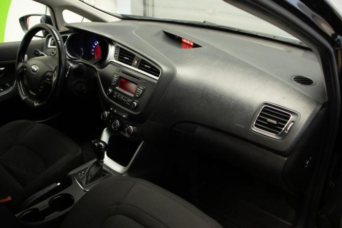 Kia Ceed II Рестайлинг с пробегом 2018 года, цена 1 400 000 рублей, 89529 км, универсал, Автокод Объявления