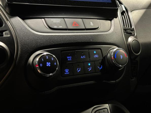 Hyundai ix35 I Рестайлинг с пробегом 2015 года, цена 1 490 000 рублей, 167109 км, внедорожник, Автокод Объявления