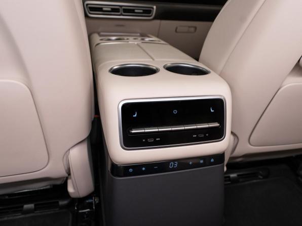 Li Auto (Lixiang) L9 I с пробегом 2023 года, цена 6 420 000 рублей, 48721 км, внедорожник, Автокод Объявления
